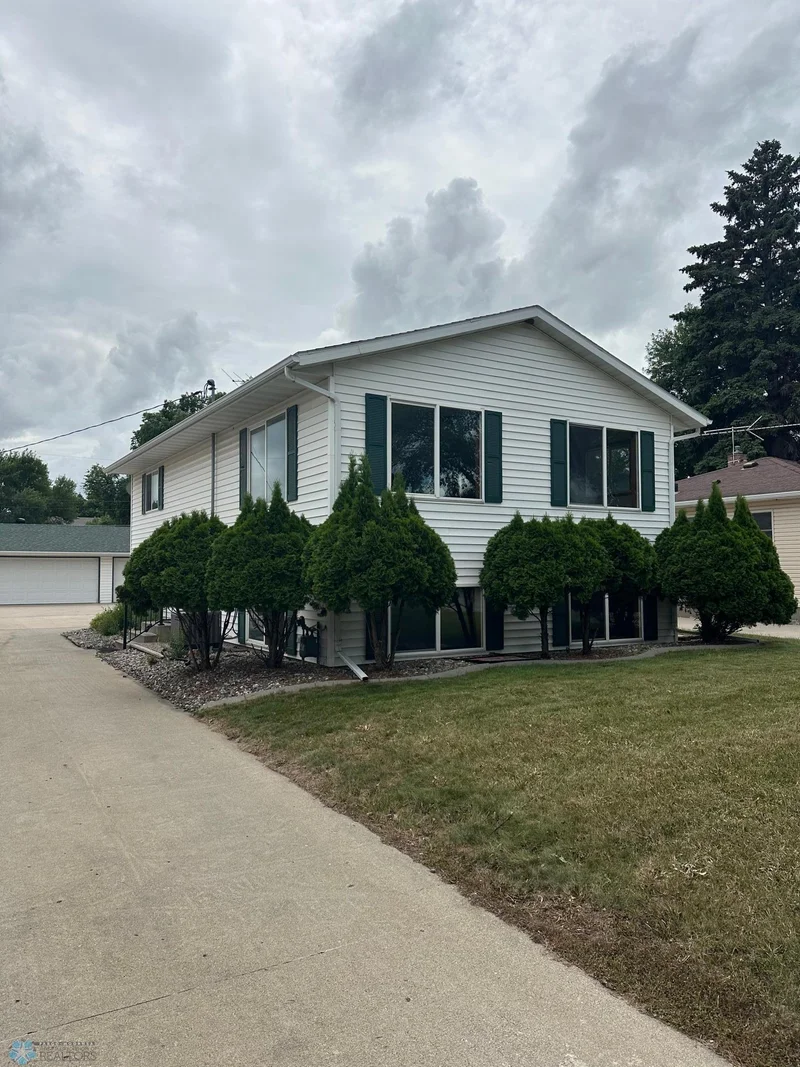 2126 5th Avenue, Fargo, ND - Image 1